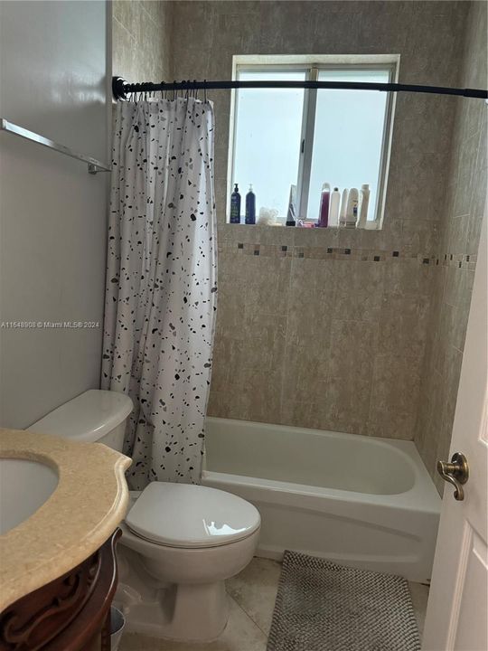 Recently Sold: $819,900 (4 beds, 3 baths, 2328 Square Feet)