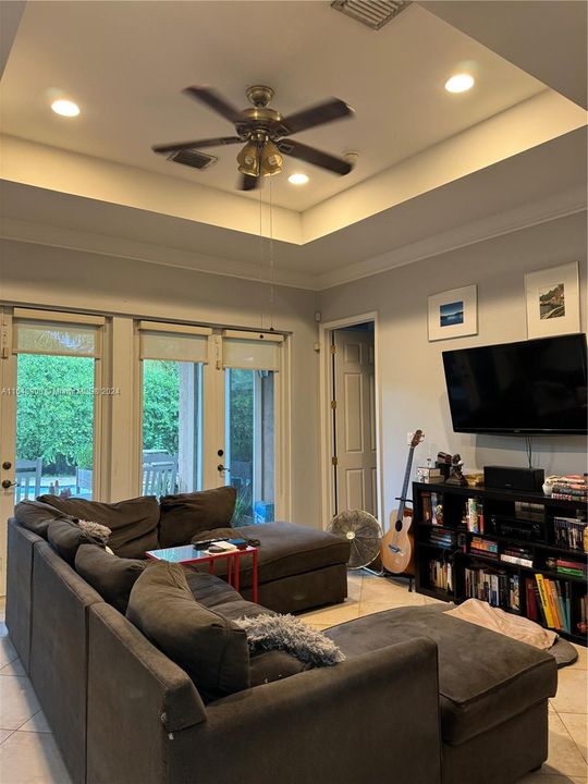 Recently Sold: $819,900 (4 beds, 3 baths, 2328 Square Feet)