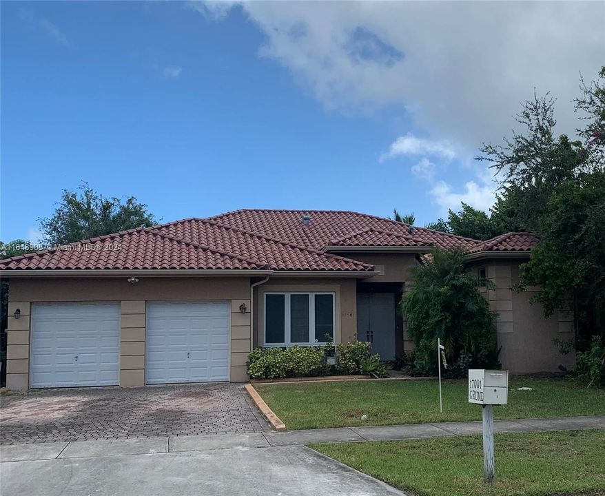 Recently Sold: $819,900 (4 beds, 3 baths, 2328 Square Feet)