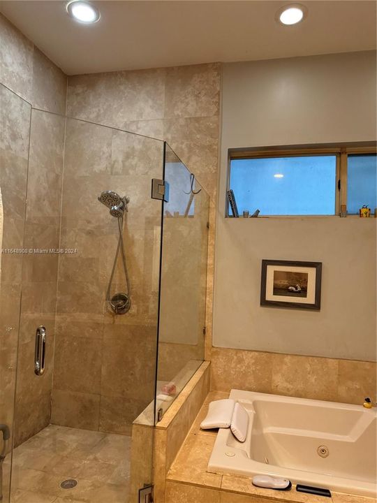 Recently Sold: $819,900 (4 beds, 3 baths, 2328 Square Feet)