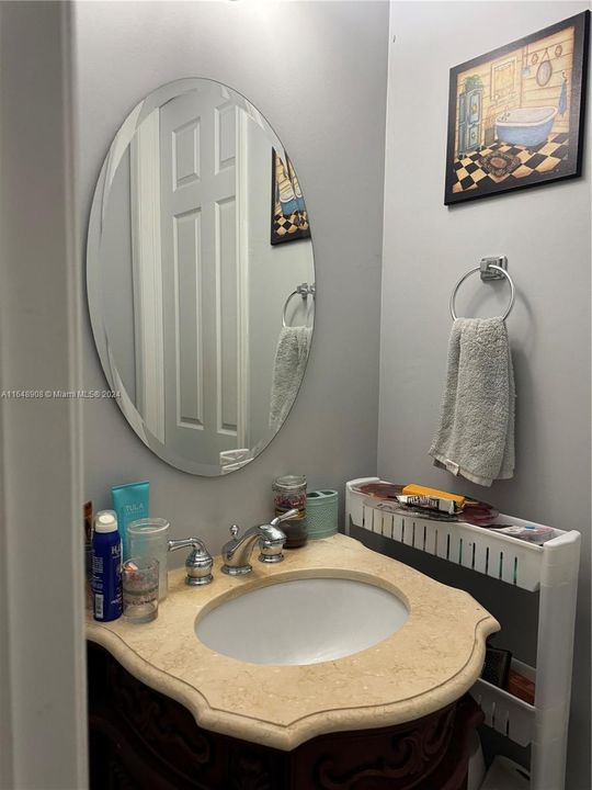 Recently Sold: $819,900 (4 beds, 3 baths, 2328 Square Feet)