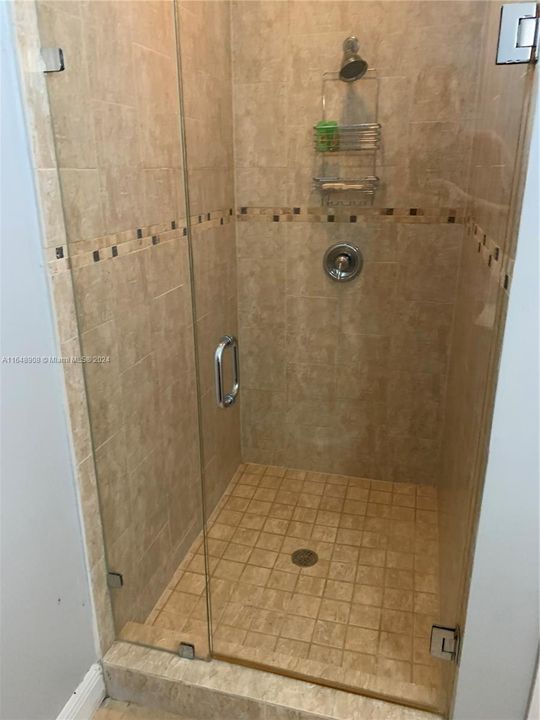 Recently Sold: $819,900 (4 beds, 3 baths, 2328 Square Feet)