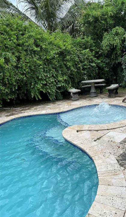 Recently Sold: $819,900 (4 beds, 3 baths, 2328 Square Feet)