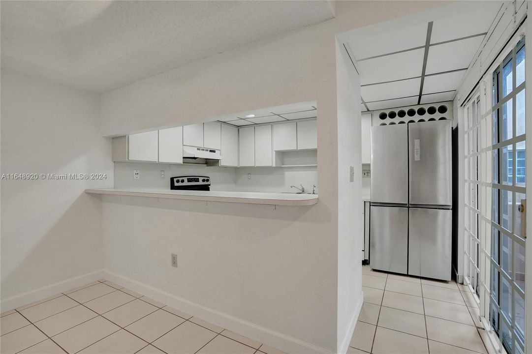 Active With Contract: $349,000 (2 beds, 2 baths, 1210 Square Feet)