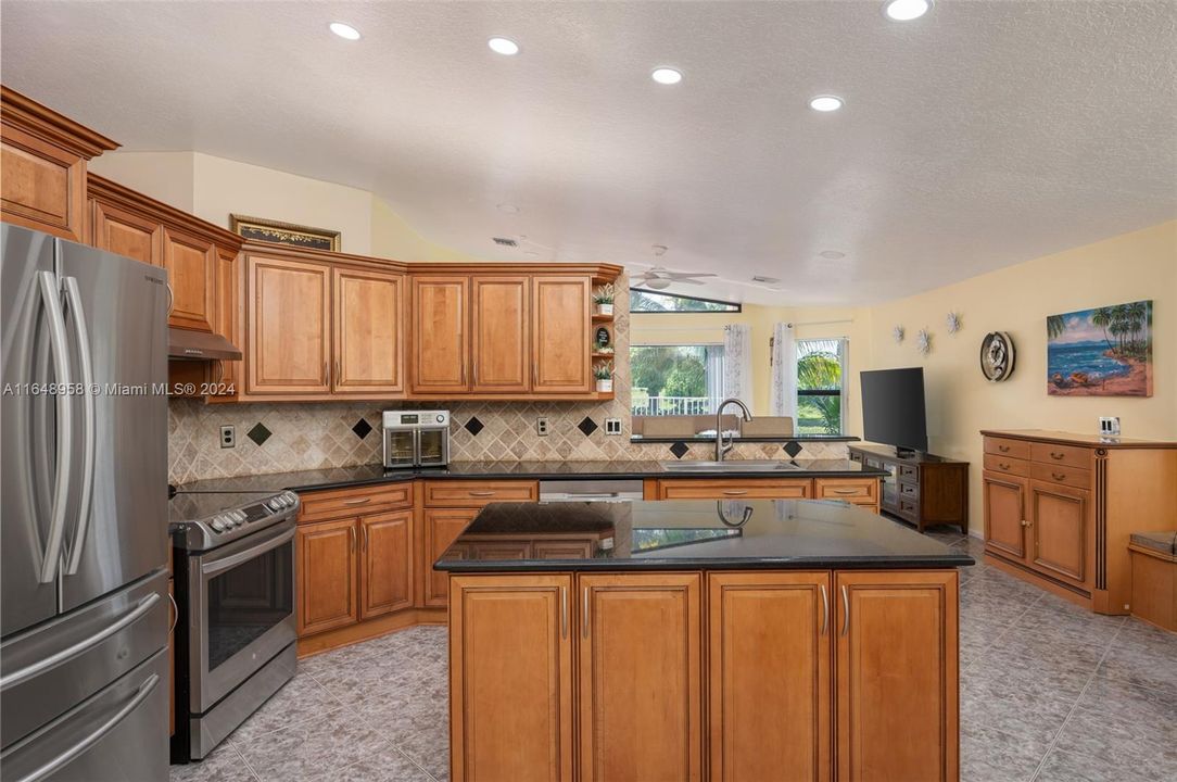 Recently Sold: $769,000 (4 beds, 2 baths, 2458 Square Feet)