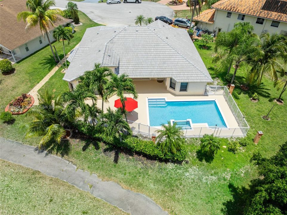 Recently Sold: $769,000 (4 beds, 2 baths, 2458 Square Feet)