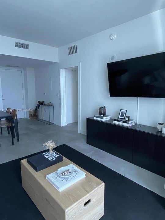 Recently Sold: $532,000 (1 beds, 1 baths, 639 Square Feet)