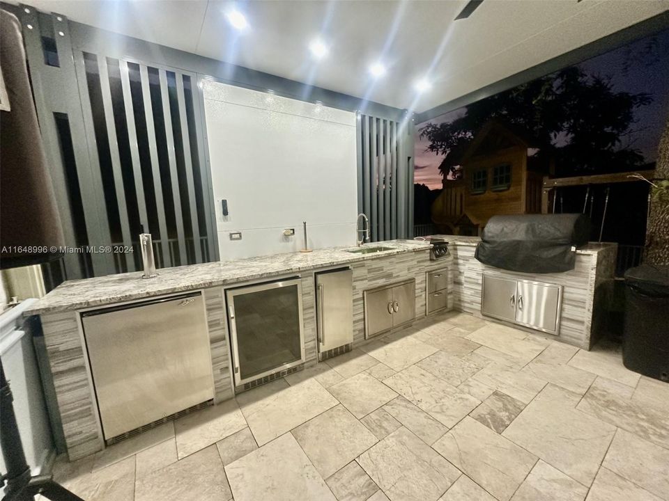 En Venta: $1,300,000 (5 camas, 3 baños, 3486 Pies cuadrados)