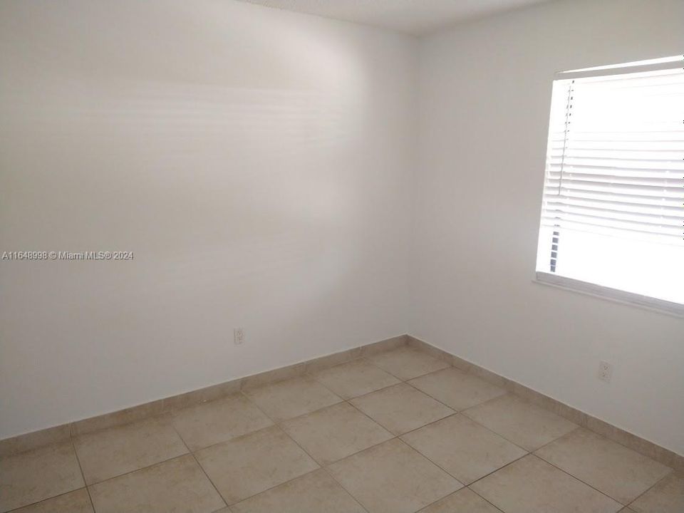 Recently Sold: $230,000 (2 beds, 2 baths, 956 Square Feet)