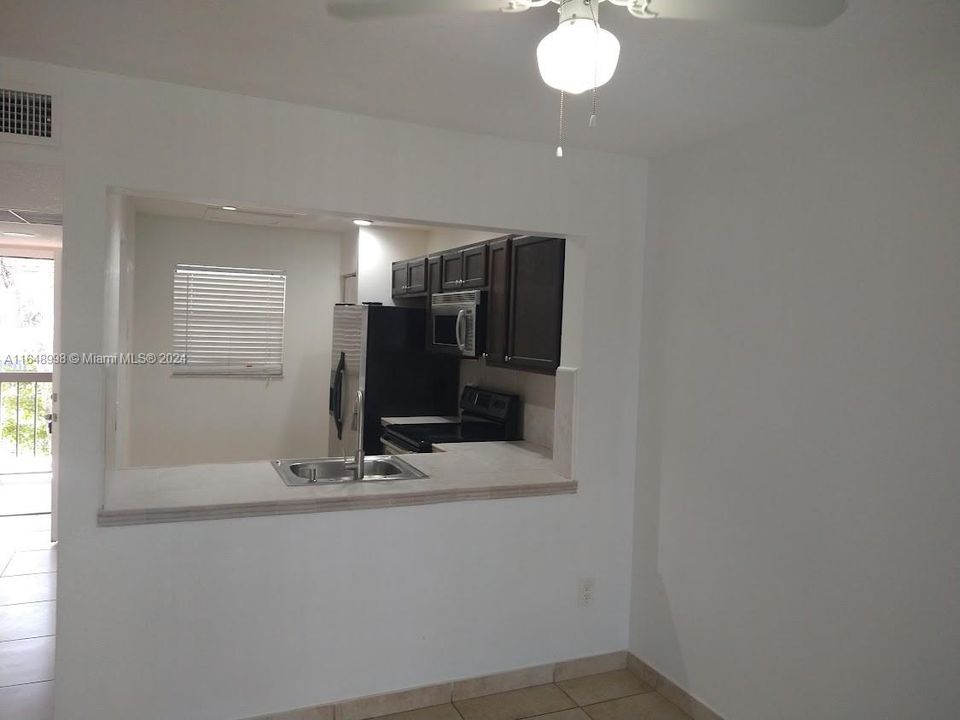 Recently Sold: $230,000 (2 beds, 2 baths, 956 Square Feet)