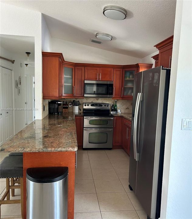 For Rent: $5,000 (3 beds, 2 baths, 1296 Square Feet)