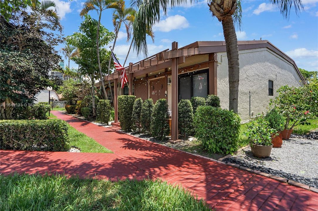 For Sale: $940,000 (3 beds, 2 baths, 1680 Square Feet)