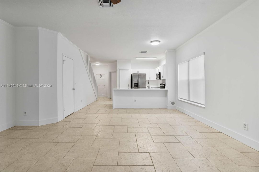 Active With Contract: $3,100 (3 beds, 2 baths, 1428 Square Feet)