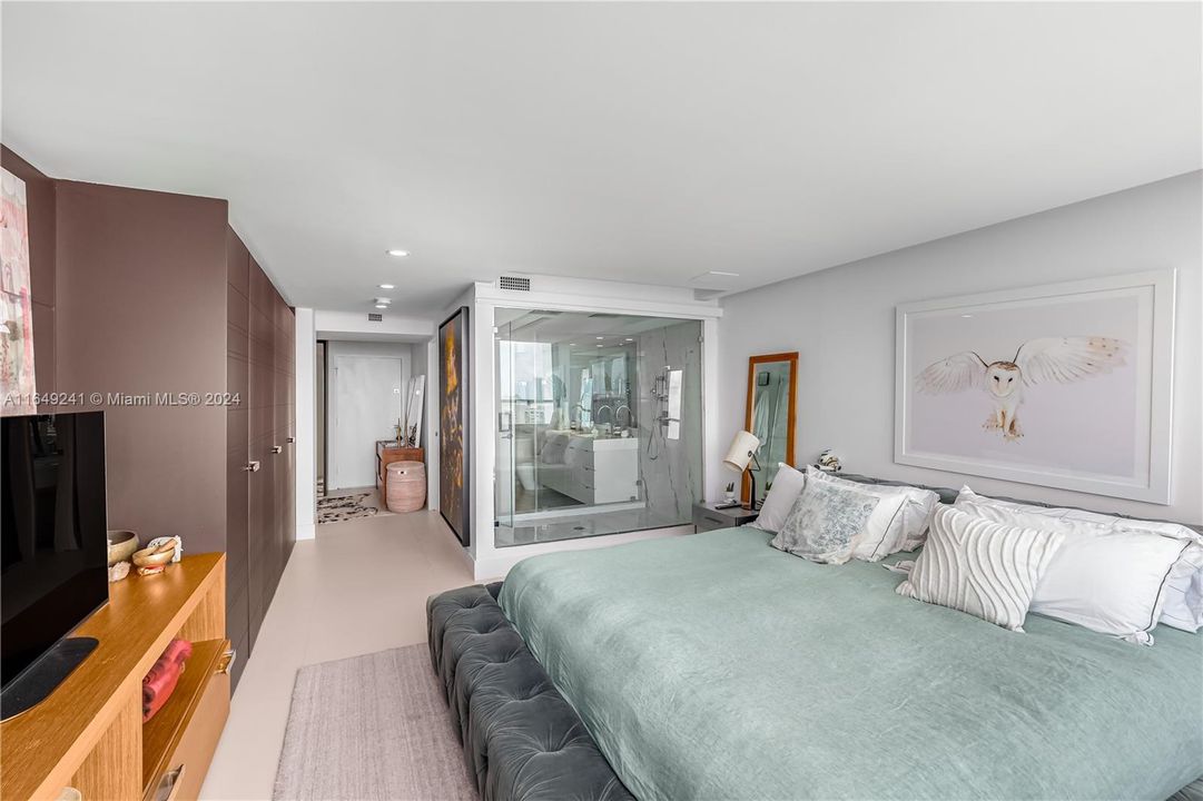 Active With Contract: $1,990,000 (2 beds, 2 baths, 1733 Square Feet)