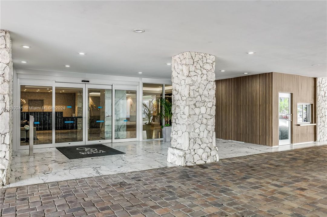 Active With Contract: $1,990,000 (2 beds, 2 baths, 1733 Square Feet)