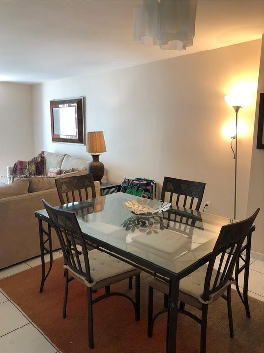 For Rent: $2,300 (1 beds, 1 baths, 676 Square Feet)