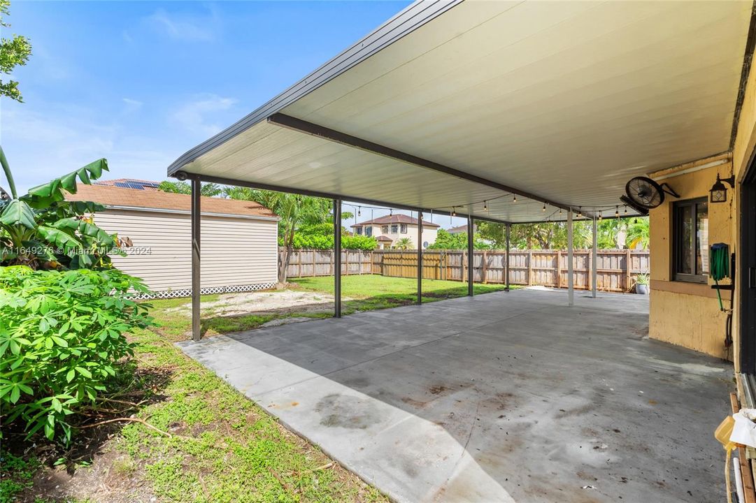 For Sale: $699,000 (4 beds, 2 baths, 2484 Square Feet)