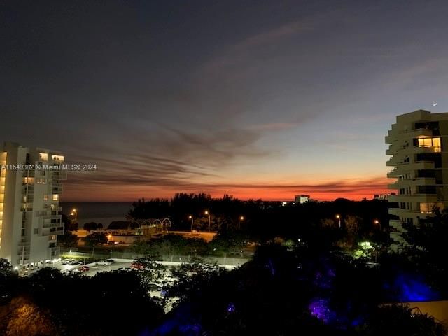 Recientemente alquilado: $4,200 (2 camas, 2 baños, 1190 Pies cuadrados)