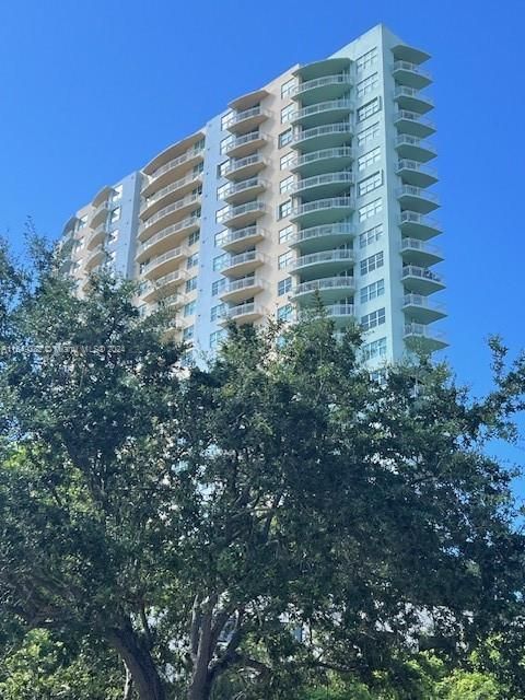 Recientemente alquilado: $4,200 (2 camas, 2 baños, 1190 Pies cuadrados)