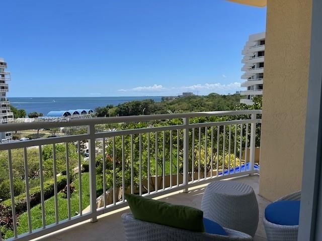 Recientemente alquilado: $4,200 (2 camas, 2 baños, 1190 Pies cuadrados)