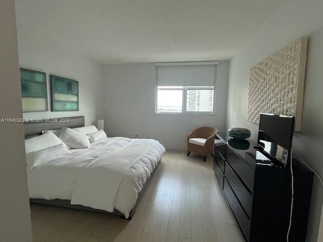 Recientemente alquilado: $4,200 (2 camas, 2 baños, 1190 Pies cuadrados)