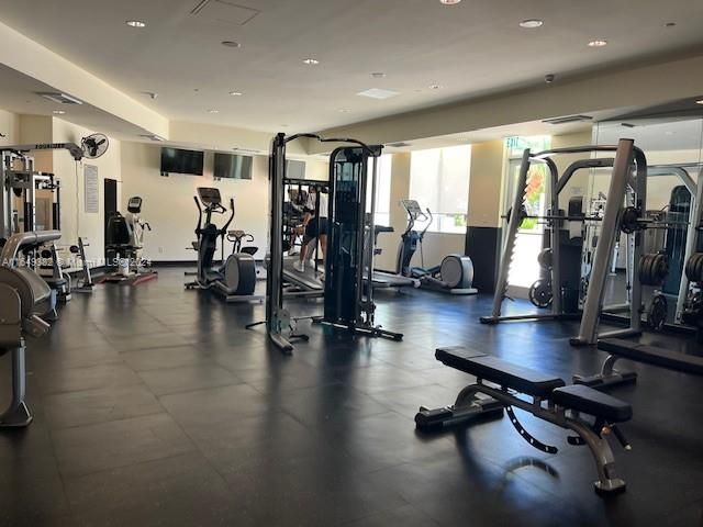 Recientemente alquilado: $4,200 (2 camas, 2 baños, 1190 Pies cuadrados)