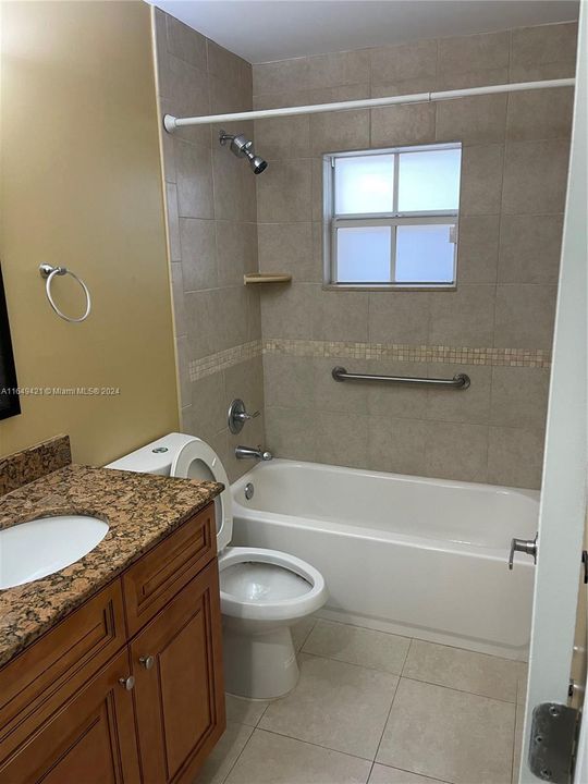 Active With Contract: $3,350 (3 beds, 2 baths, 1260 Square Feet)