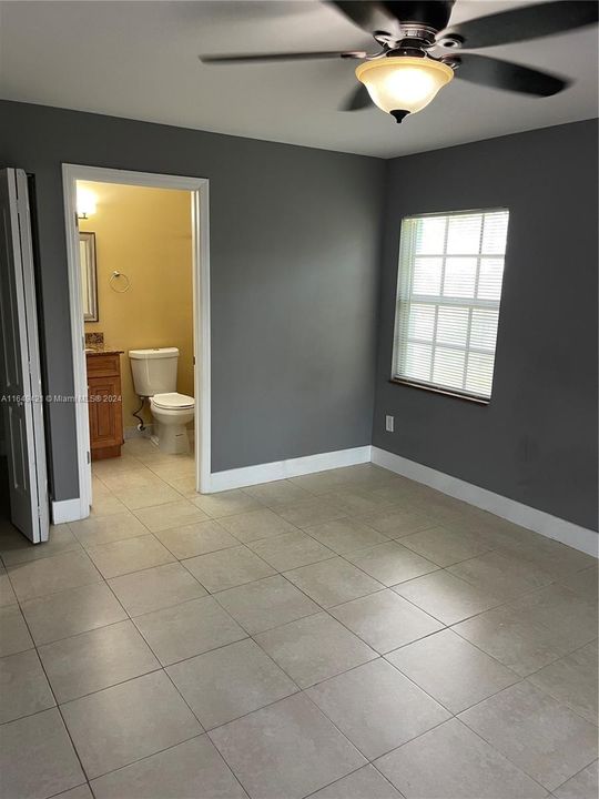 Active With Contract: $3,350 (3 beds, 2 baths, 1260 Square Feet)