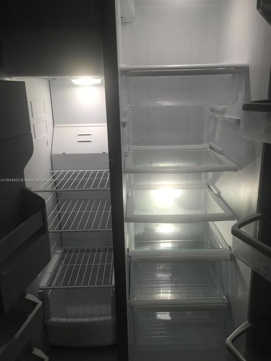 Recently Rented: $2,400 (2 beds, 2 baths, 900 Square Feet)