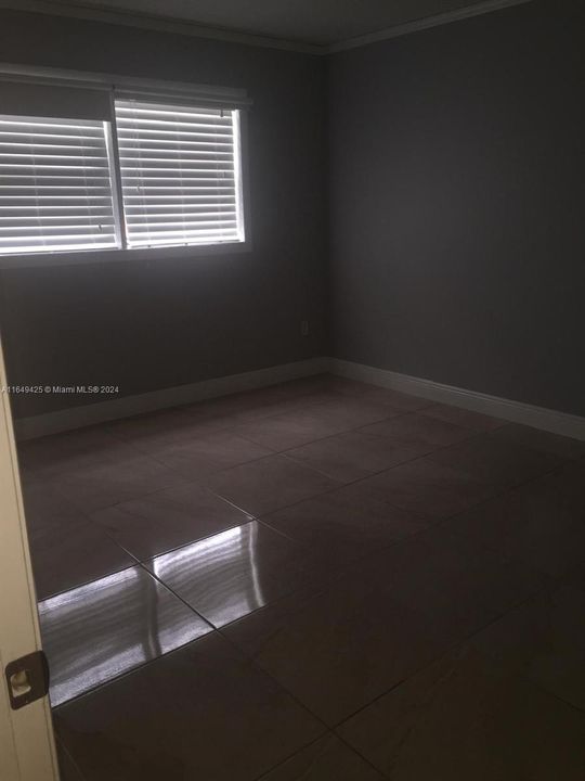 Recently Rented: $2,400 (2 beds, 2 baths, 900 Square Feet)