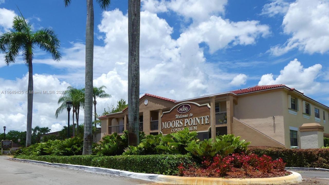 Recently Rented: $2,400 (2 beds, 2 baths, 900 Square Feet)