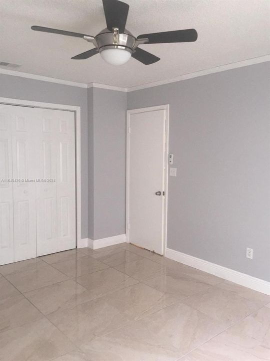 Recently Rented: $2,400 (2 beds, 2 baths, 900 Square Feet)