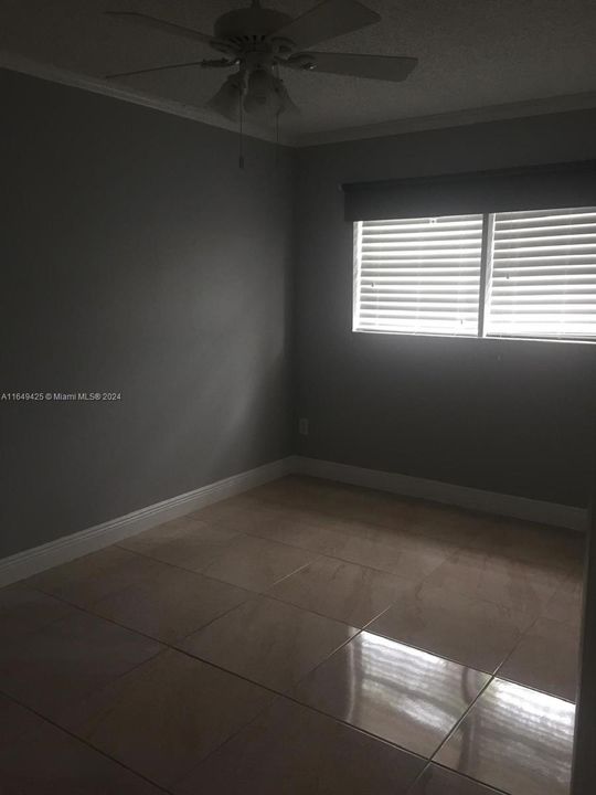 Recently Rented: $2,400 (2 beds, 2 baths, 900 Square Feet)