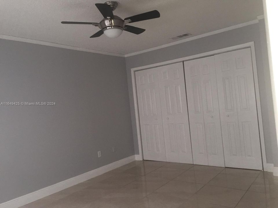 Recently Rented: $2,400 (2 beds, 2 baths, 900 Square Feet)