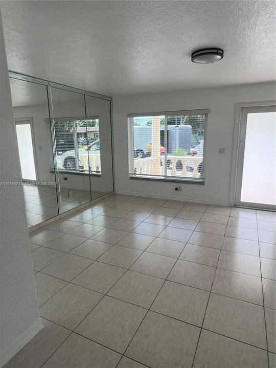 最近租的: $3,700 (3 贝兹, 2 浴室, 0 平方英尺)