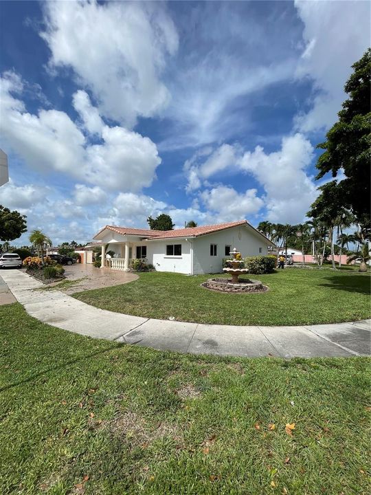 最近租的: $3,700 (3 贝兹, 2 浴室, 0 平方英尺)