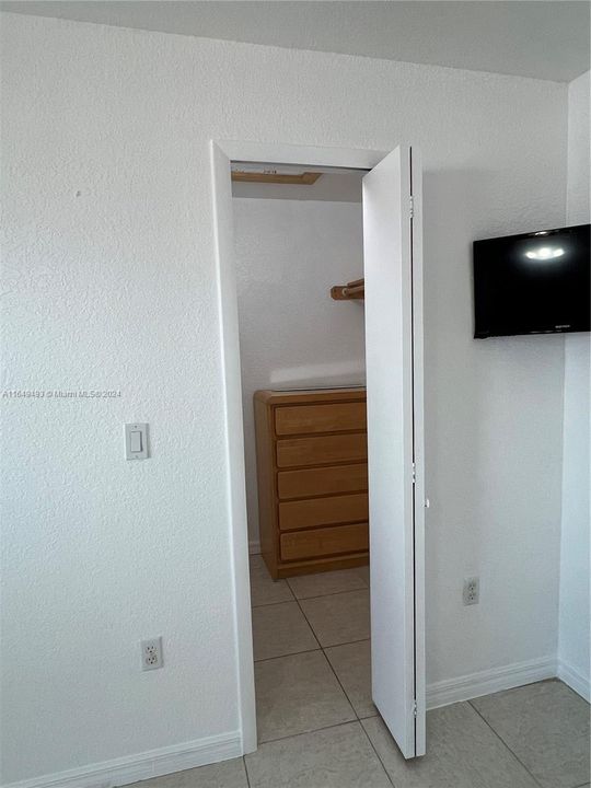 最近租的: $3,700 (3 贝兹, 2 浴室, 0 平方英尺)