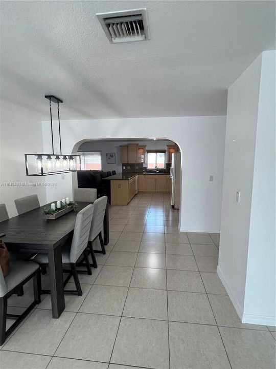 最近租的: $3,700 (3 贝兹, 2 浴室, 0 平方英尺)