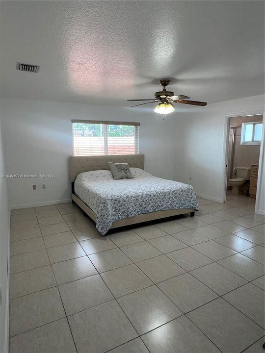 最近租的: $3,700 (3 贝兹, 2 浴室, 0 平方英尺)