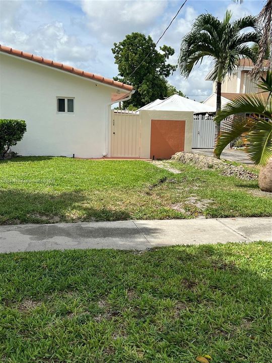 最近租的: $3,700 (3 贝兹, 2 浴室, 0 平方英尺)