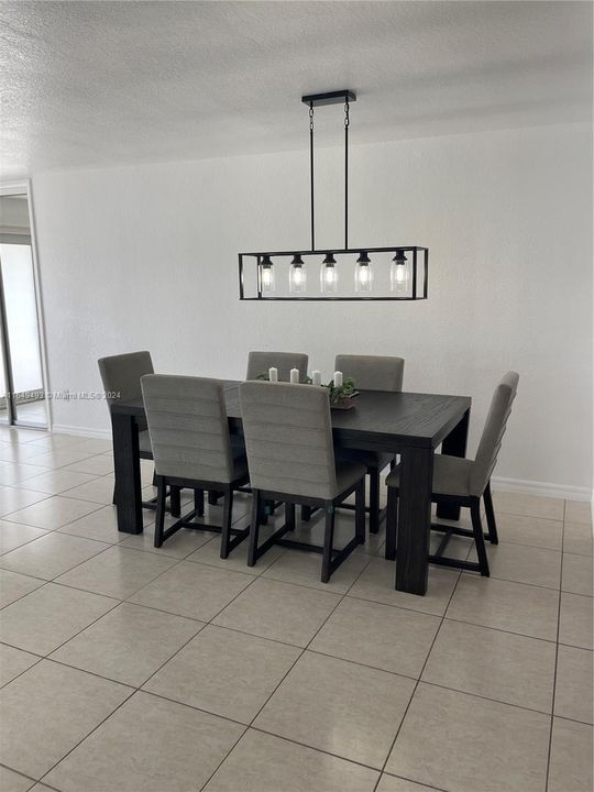 最近租的: $3,700 (3 贝兹, 2 浴室, 0 平方英尺)