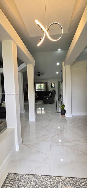 En Venta: $535,000 (4 camas, 2 baños, 2236 Pies cuadrados)