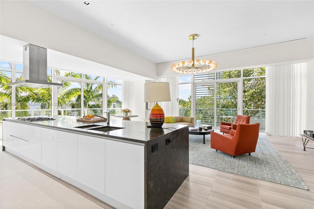 For Sale: $3,850,000 (2 beds, 2 baths, 2085 Square Feet)