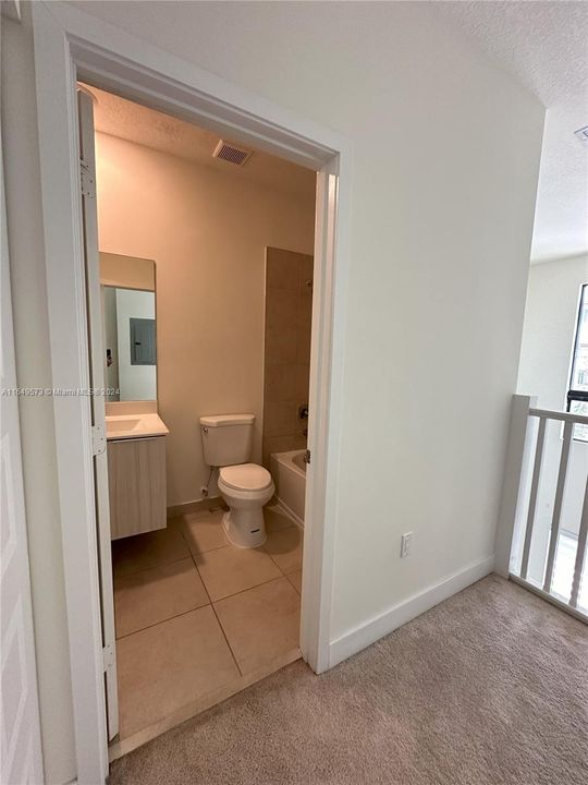 Active With Contract: $3,200 (2 beds, 2 baths, 1312 Square Feet)