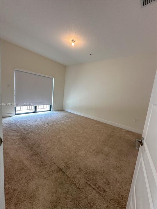 Active With Contract: $3,200 (2 beds, 2 baths, 1312 Square Feet)