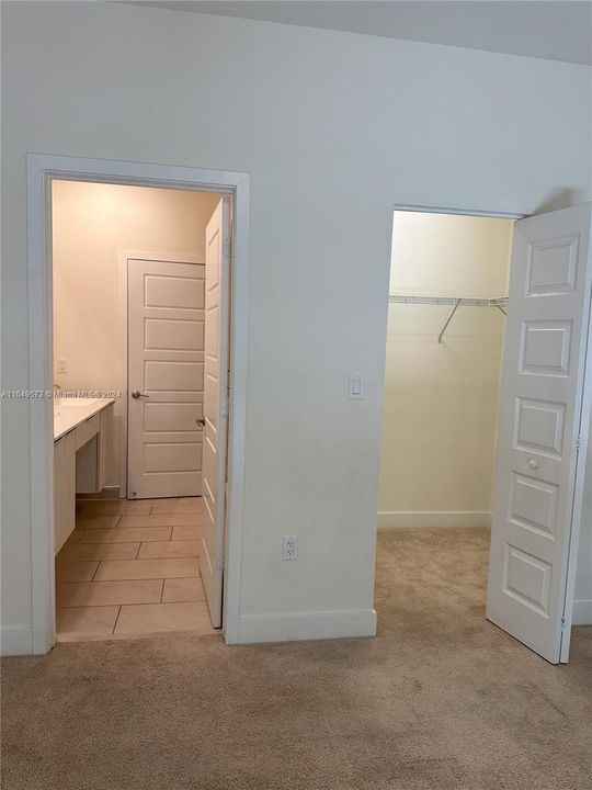 Active With Contract: $3,200 (2 beds, 2 baths, 1312 Square Feet)