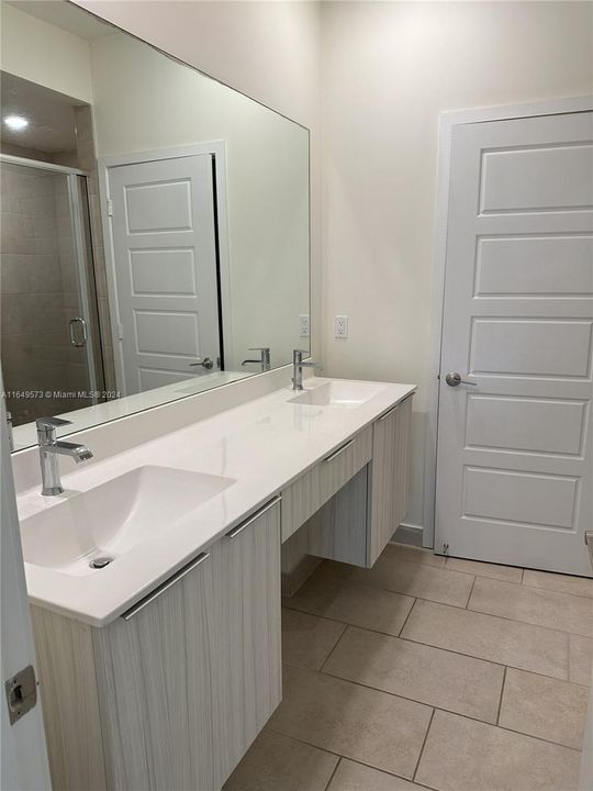 Active With Contract: $3,200 (2 beds, 2 baths, 1312 Square Feet)