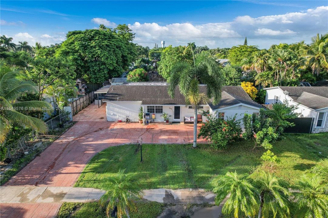 En Venta: $649,999 (3 camas, 2 baños, 1944 Pies cuadrados)