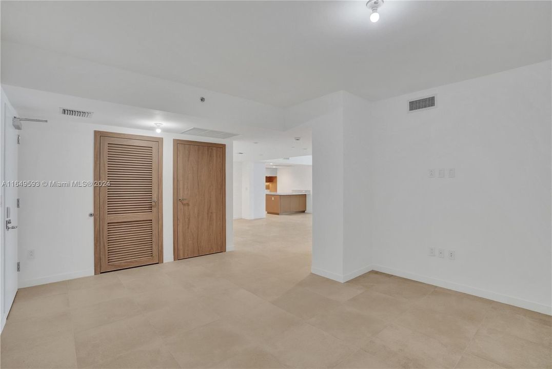 En Venta: $3,698,000 (2 camas, 3 baños, 2241 Pies cuadrados)