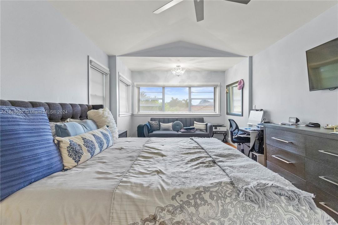 Active With Contract: $745,000 (3 beds, 2 baths, 1714 Square Feet)